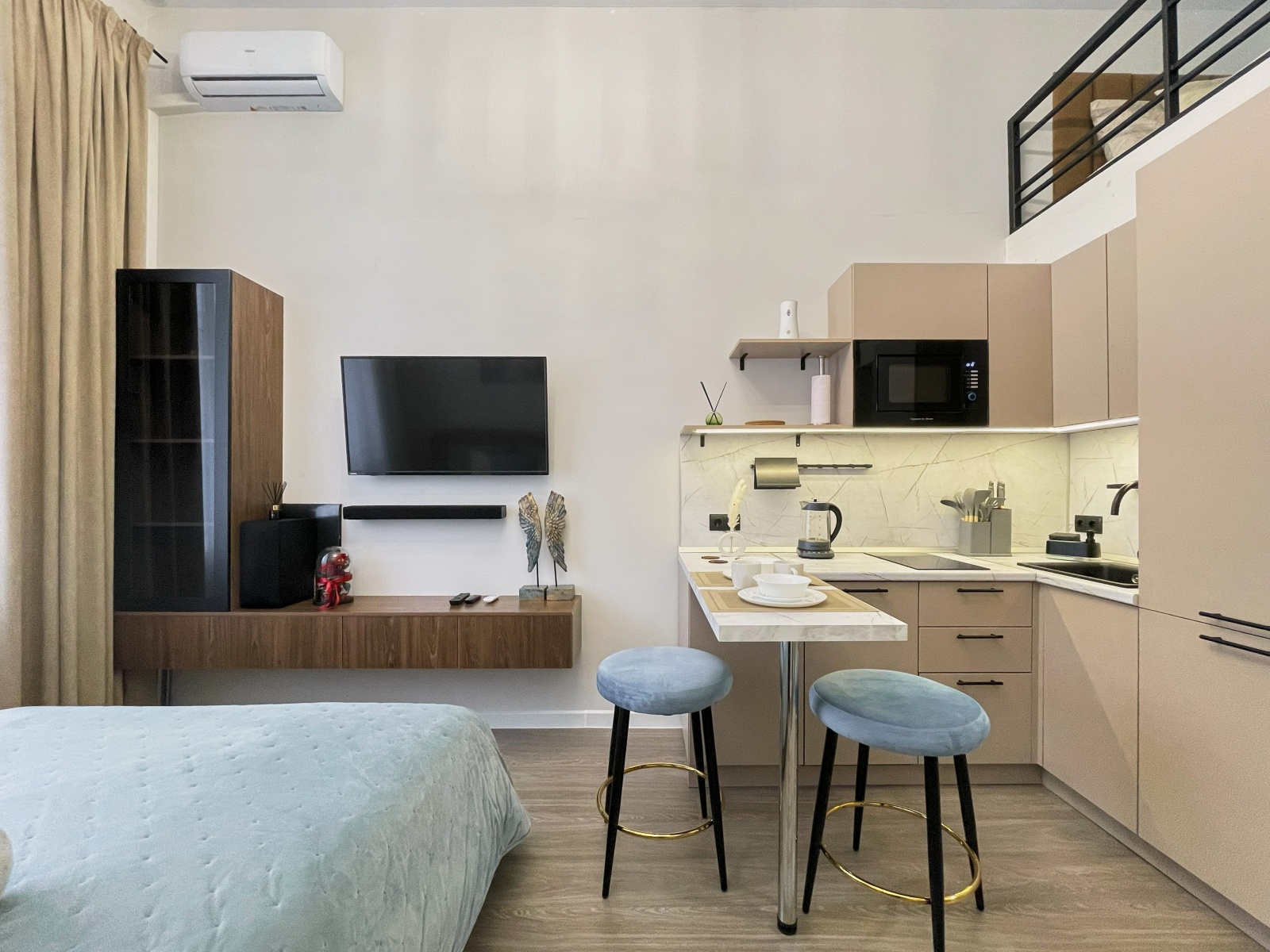 Двухуровневая квартира с двумя кроватями от FolkFort