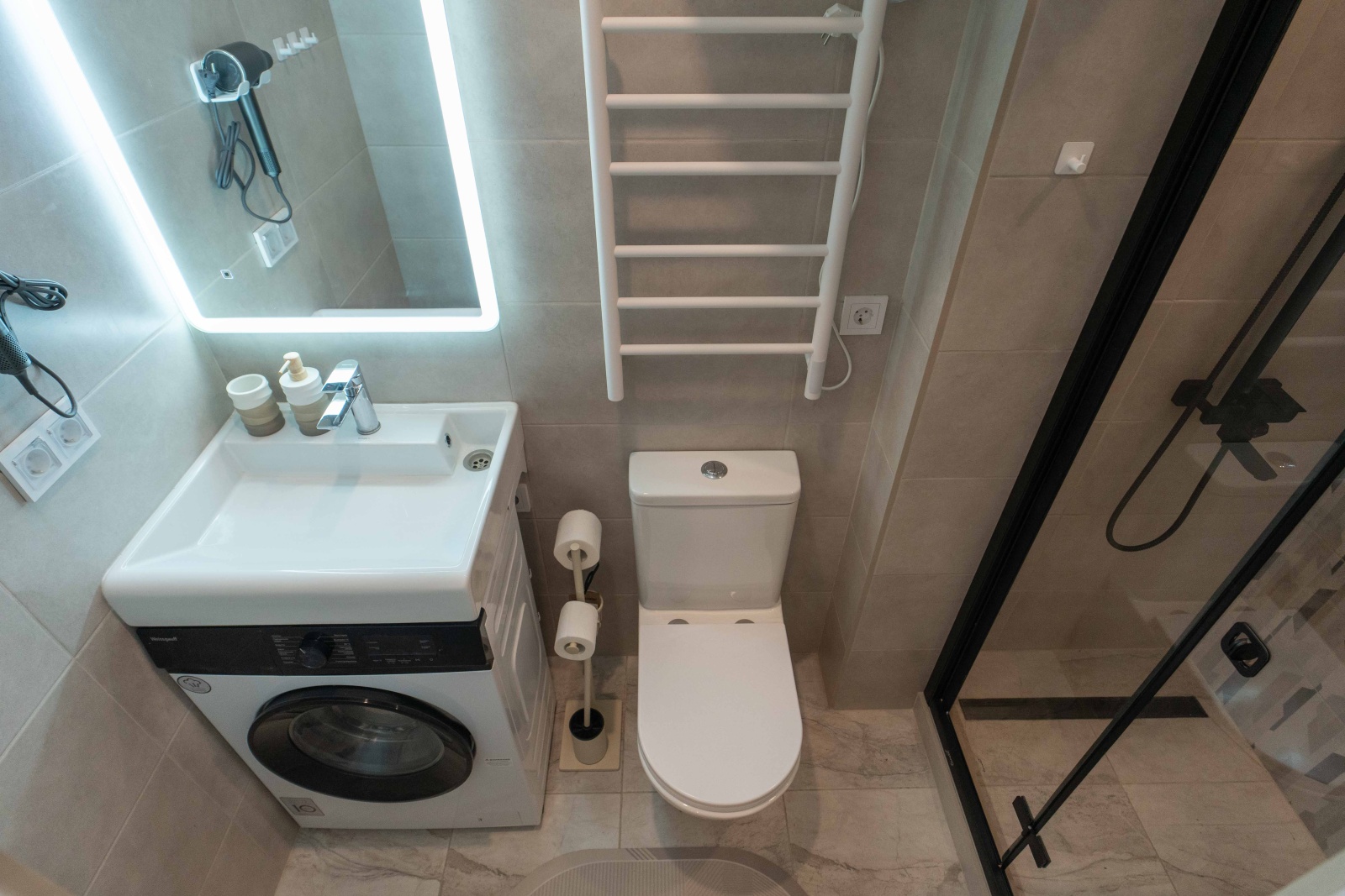 Уютная студия на Новоостаповской