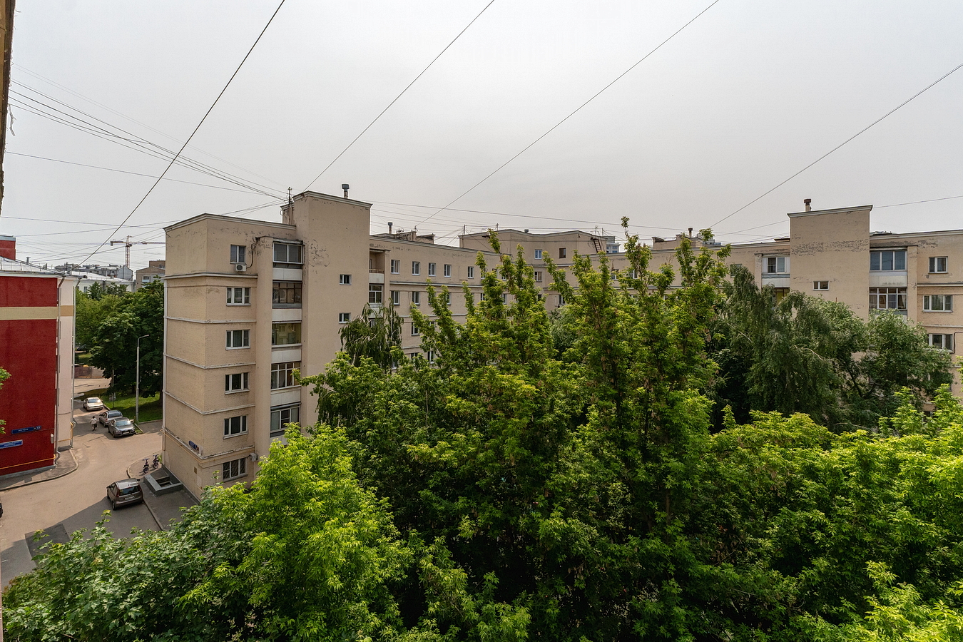 1-комнатная квартира в доме памятнике архитектуры рядом с Плехановским институтом.