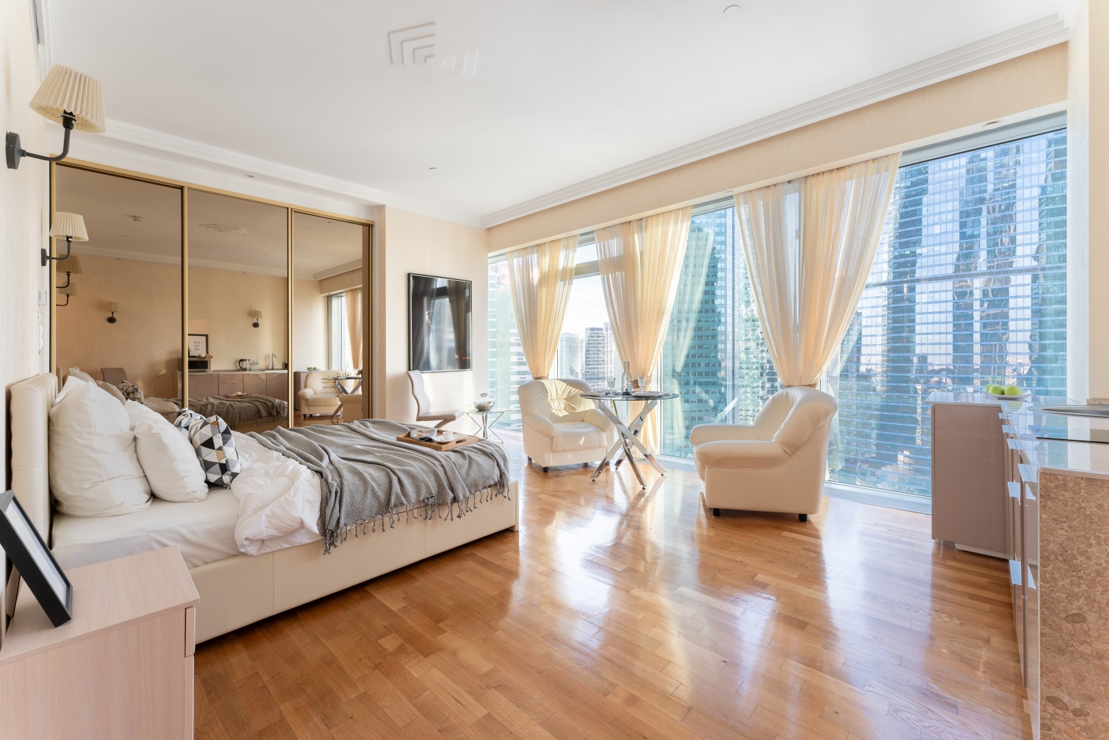 Апартамент с фантастическим видом на Сити