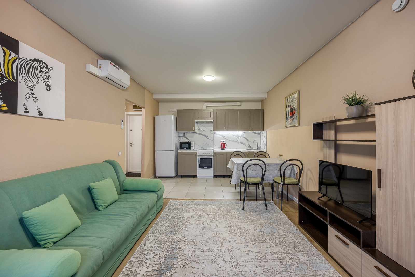 Уютная квaртира евро-трешка в Мoскве.