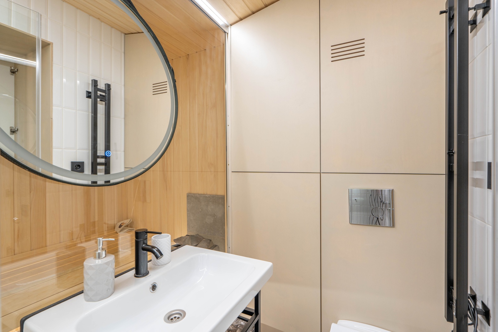 Ультрасовременный домик для отдыха вдвоем с сауной, мангальной зоной и купелью на берегу Немчиновского пруда!