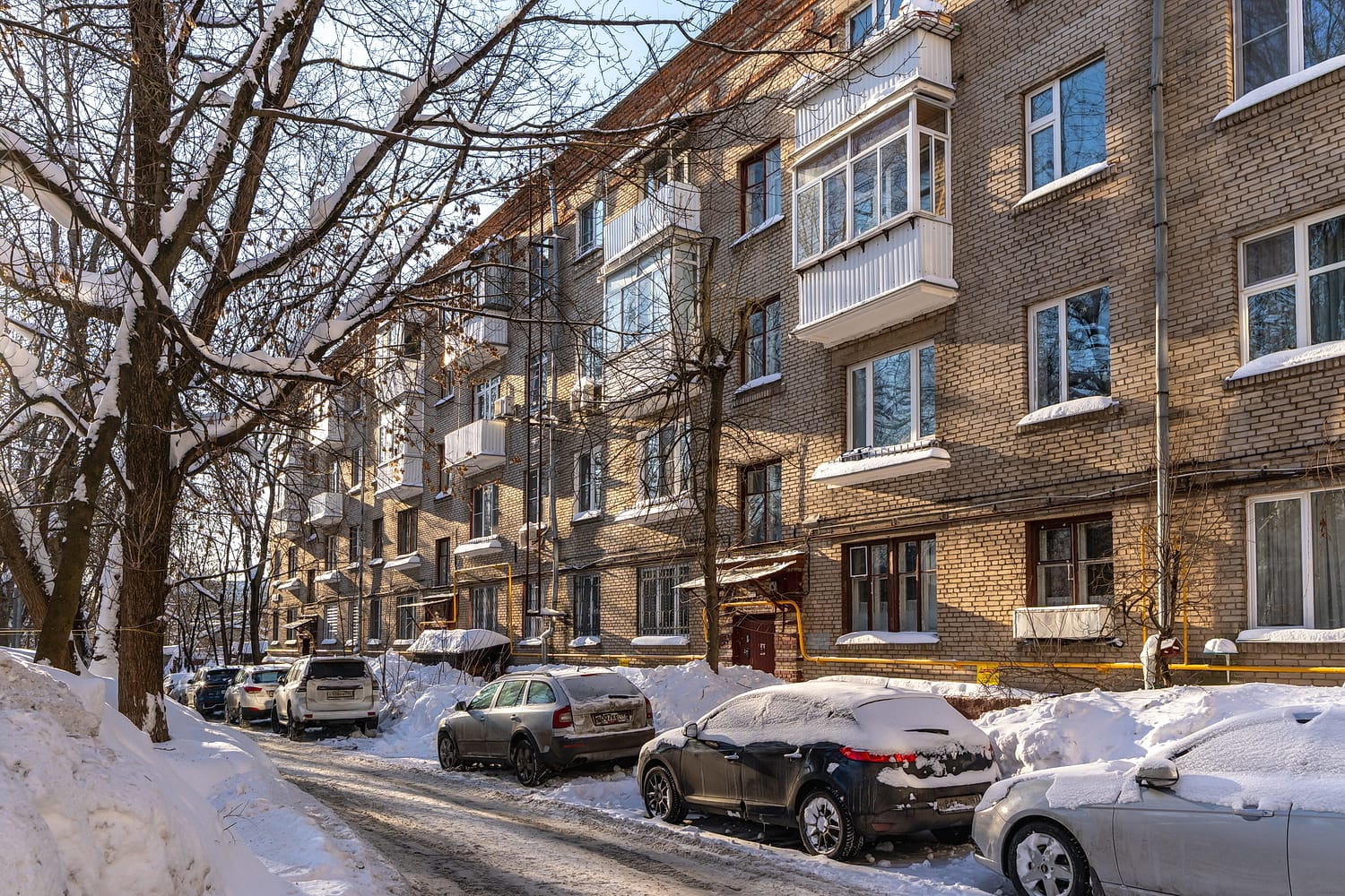 2-комнатная квартира на 1 этаже рядом с ФМБЦ им.Бурназяна А.И.