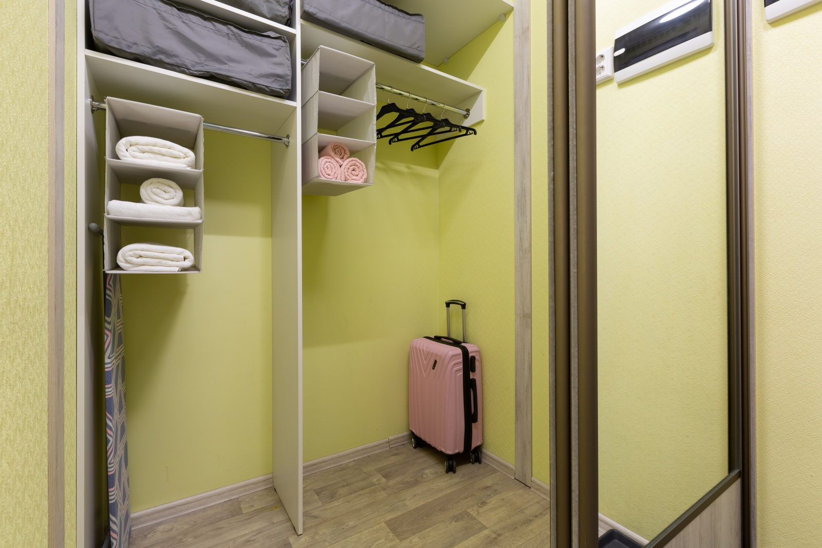 Life Apartments Дизайнерская 1-к квартира на 16 этаже 