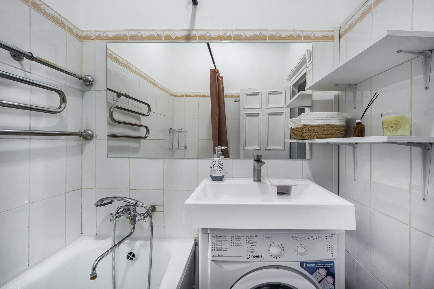 Напротив ВДНХ - старомосковский шик в самом сердце столицы!