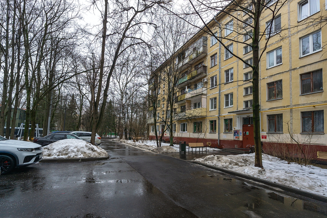 2-комнатная квартира с двумя раздельными кроватями.