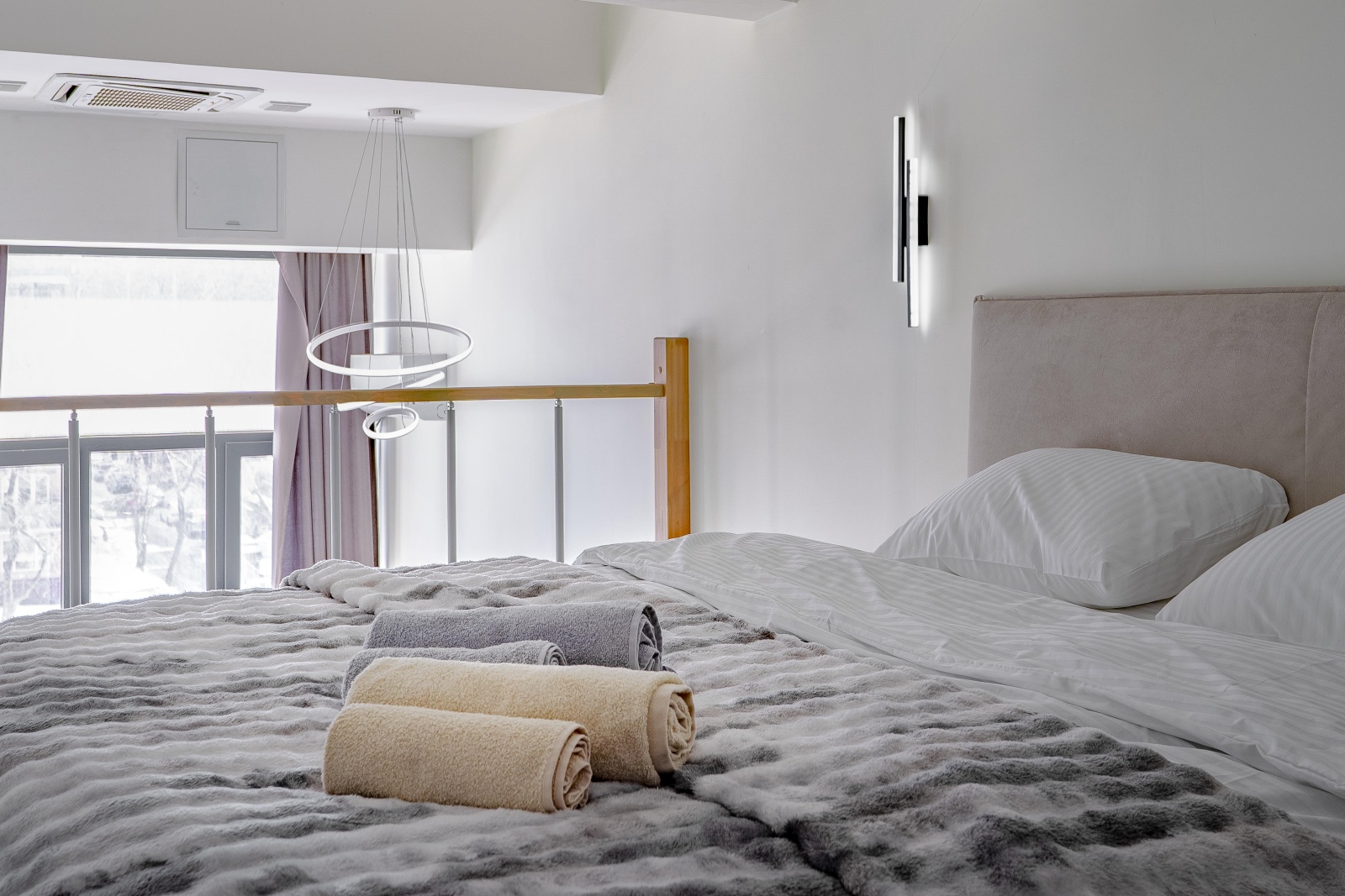 Двухуровневые апартаменты в здании бизнес класса рядом с метро Сокол